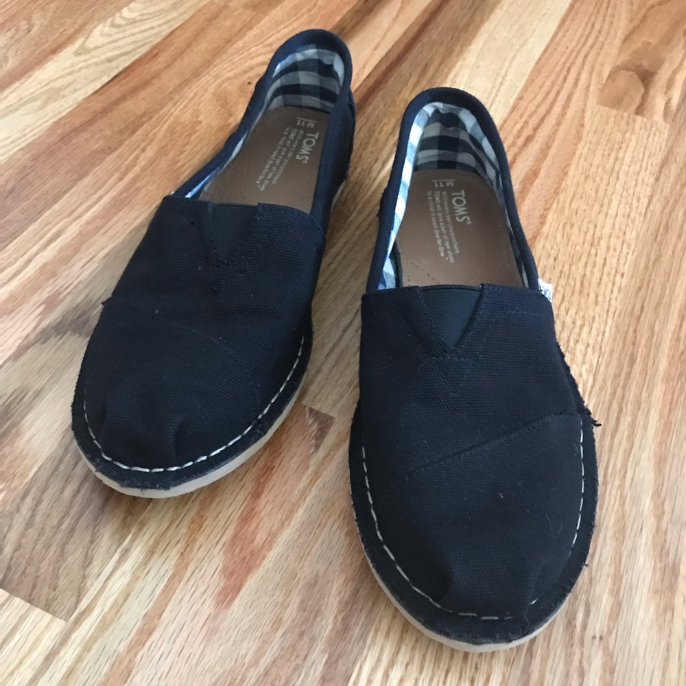 Men’s Black Toms EUC